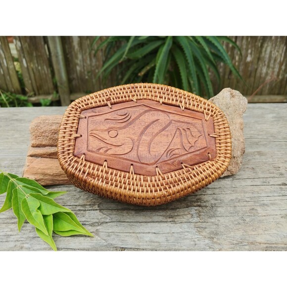 Vintage Frog Carved Wood And Woven Stash Box, Frog Trinket Basket, Jewelry Box - Picture 1 of 10